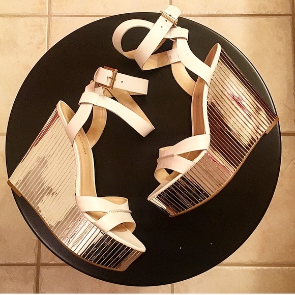 Enzo Angiolini Shoes - NWOT*Enzo Angiolini Wedges, Size 9
